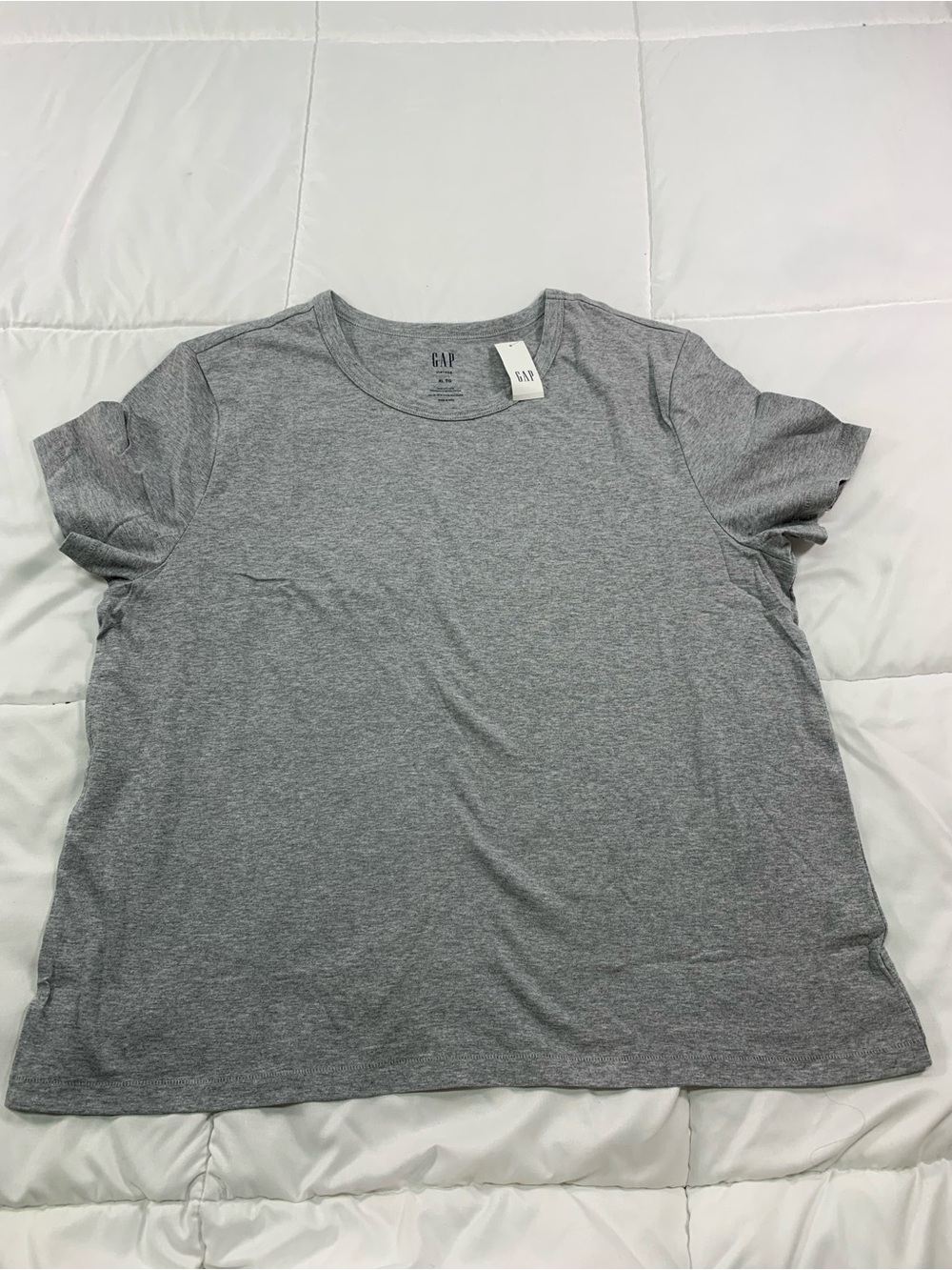 New gap shirt size XL